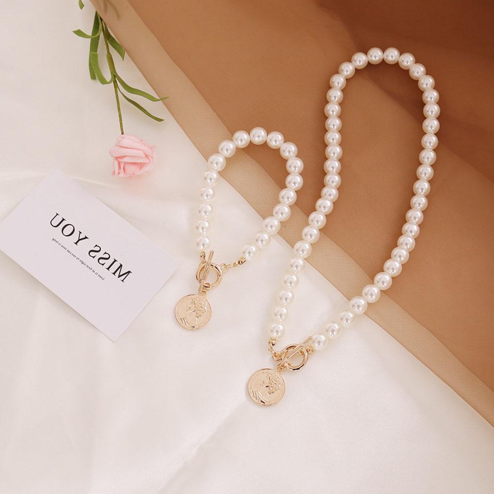 Dây Chuyền Mặt Chữ Queen Phong Cách Vintage