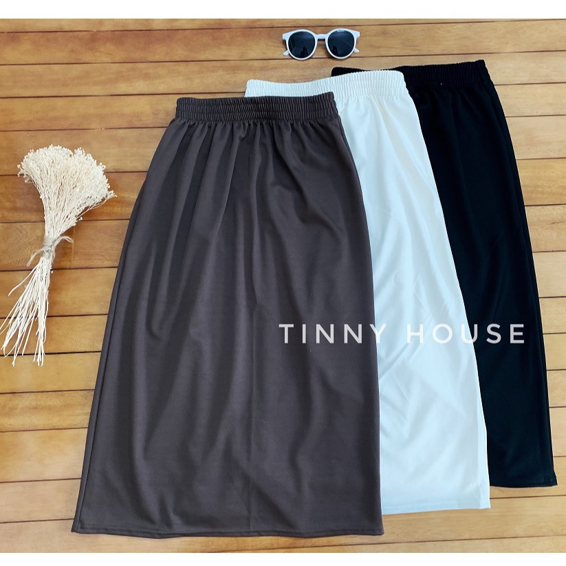 Chân váy trơn freesize, chất dày dặn, cạp chun xẻ sau | BigBuy360 - bigbuy360.vn