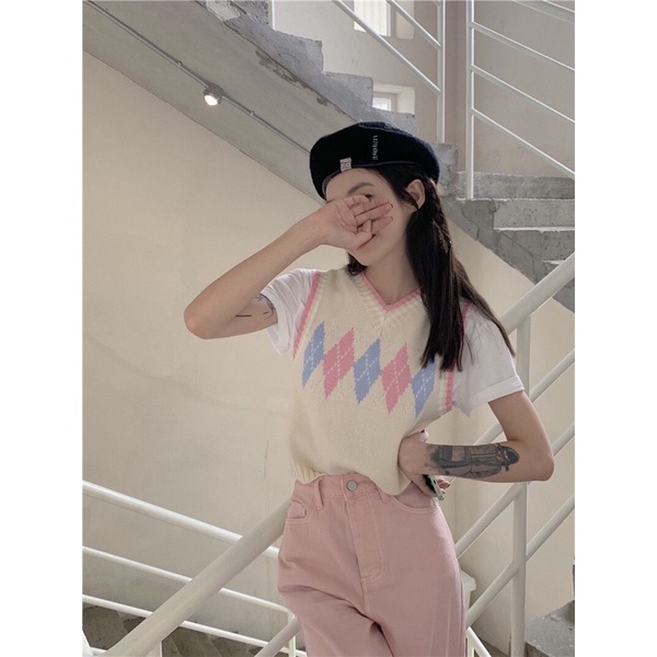 Áo Gile Len Cộc Tay Dáng Croptop Họa Tiết Hình Thoi Viền Hồng