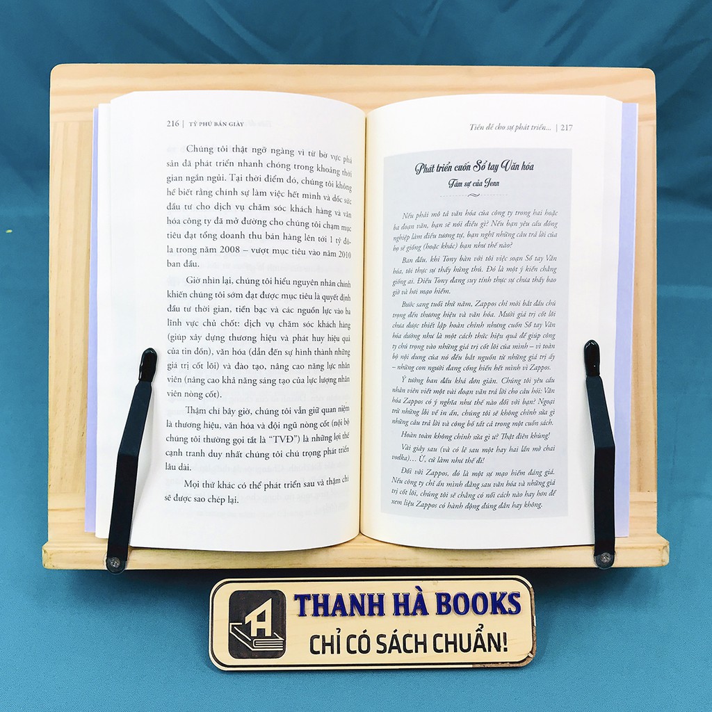 Sách - Tỷ Phú Bán Giày - Một cuốn sách chỉ dẫn bí quyết kinh doanh hay nghệ thuật quản lý - Thanh Hà Books