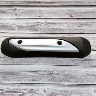 Ốp pô, che pô mẫu click chế gắn cho xe vario 2018-2020