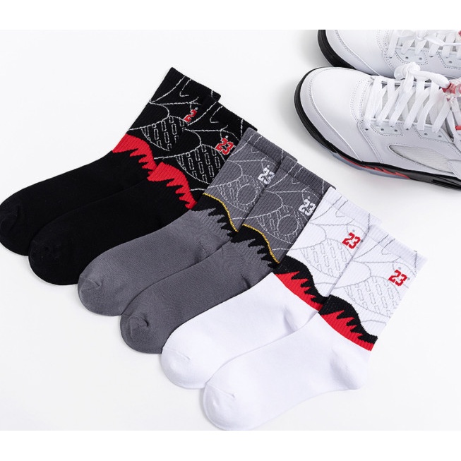 Vớ Tất cotton thể thao cao cổ Nam Nữ phong cách trẻ trung, năng động.