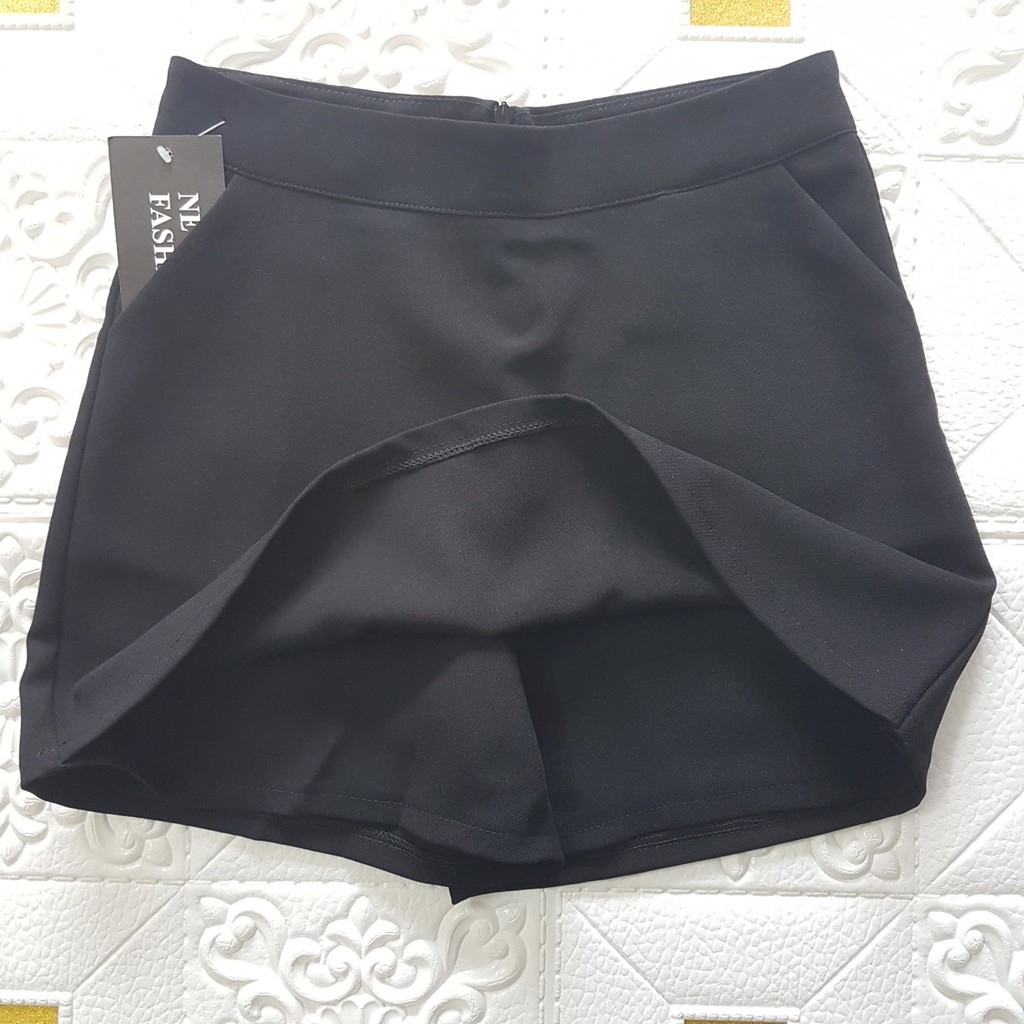 Quần giả váy chữ A có 2 túi chéo - mặt trước váy mặt sau quần màu Đen / Vàng | BigBuy360 - bigbuy360.vn