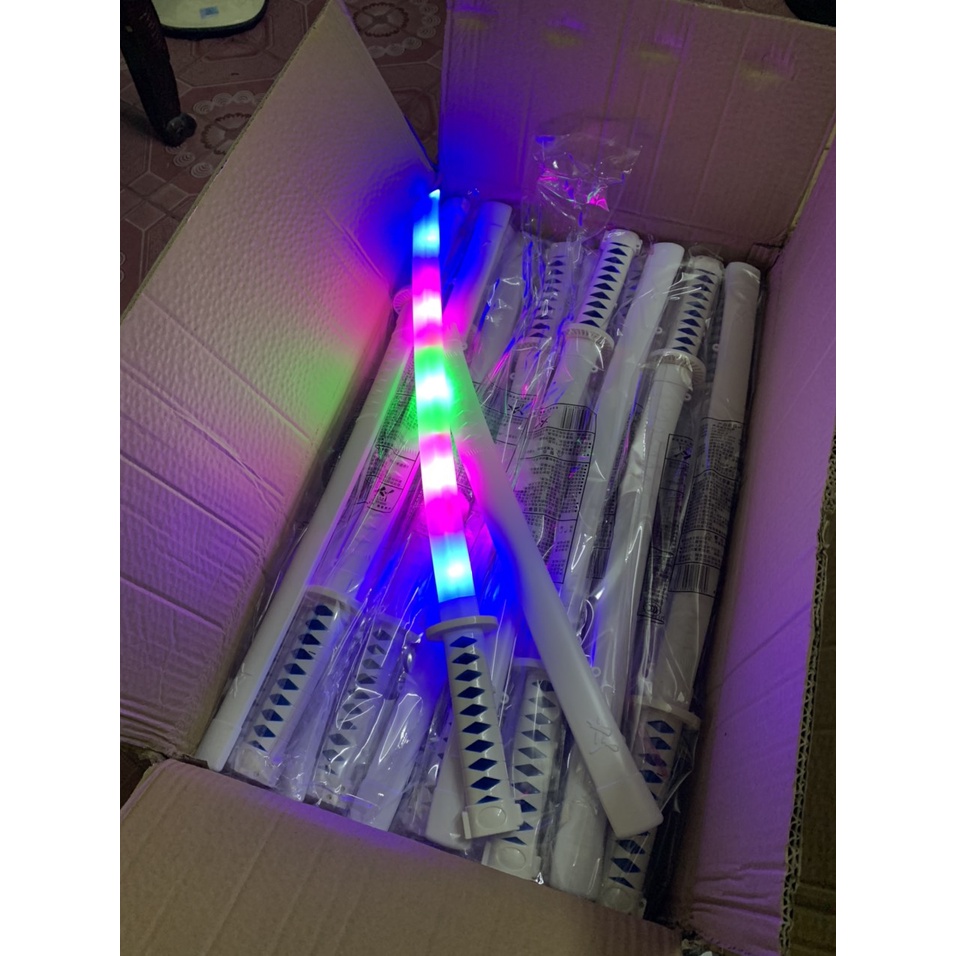 Katana màu trắng phát sáng có nhạc đồ chơi cho bé