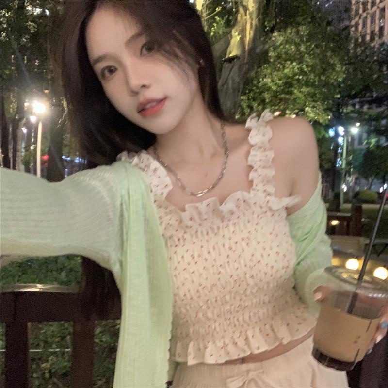 Áo hai dây xếp ly in hoa phong cách Hàn Quốc