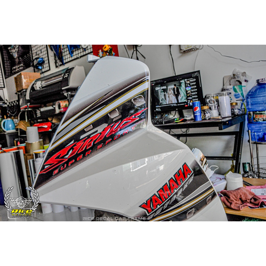 Tem Sirius Trước trắng Sau Đen Mẫu mới Thái Vuông hot