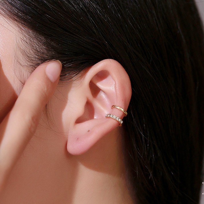 Khuyên gài vành tai họa tiết chữ C đôi