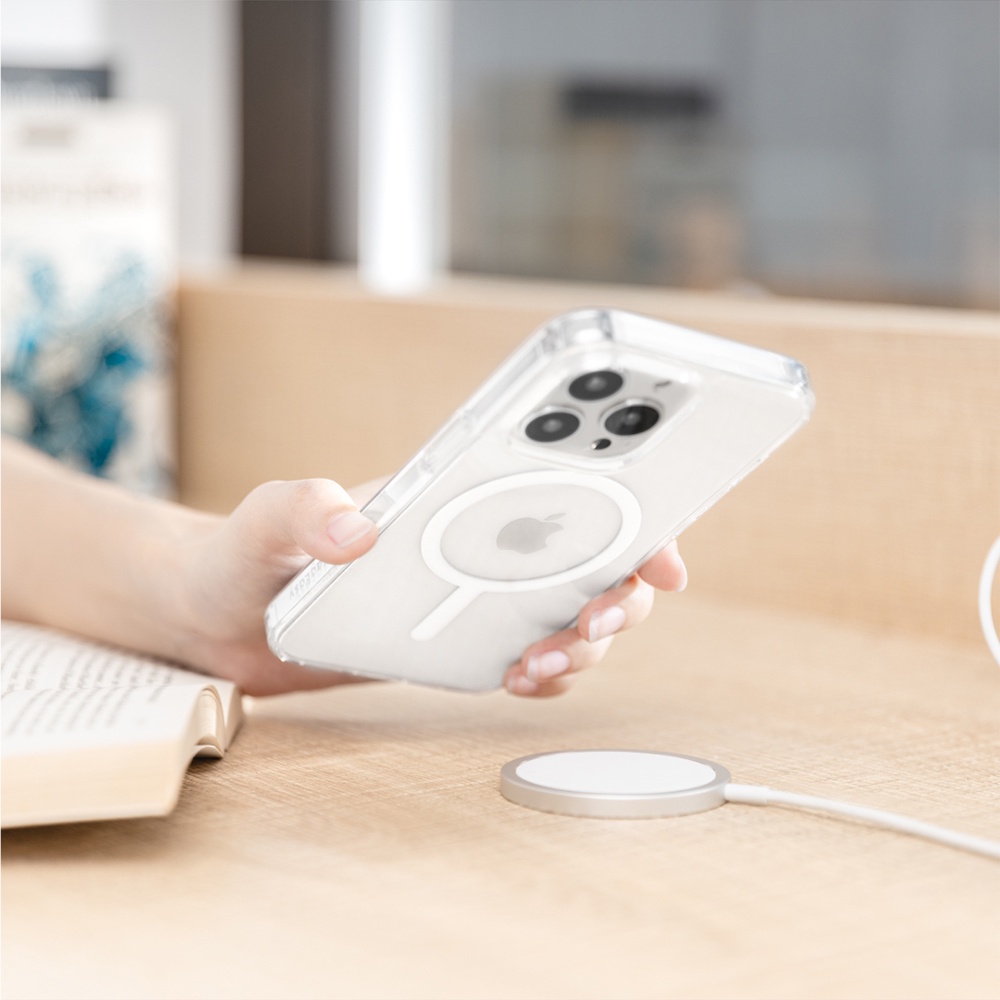 SwitchEasy  Ốp Điện Thoại Trong Suốt Chống Sốc MagSafe Cho 2021 iPhone 13 Pro 13 Pro Max