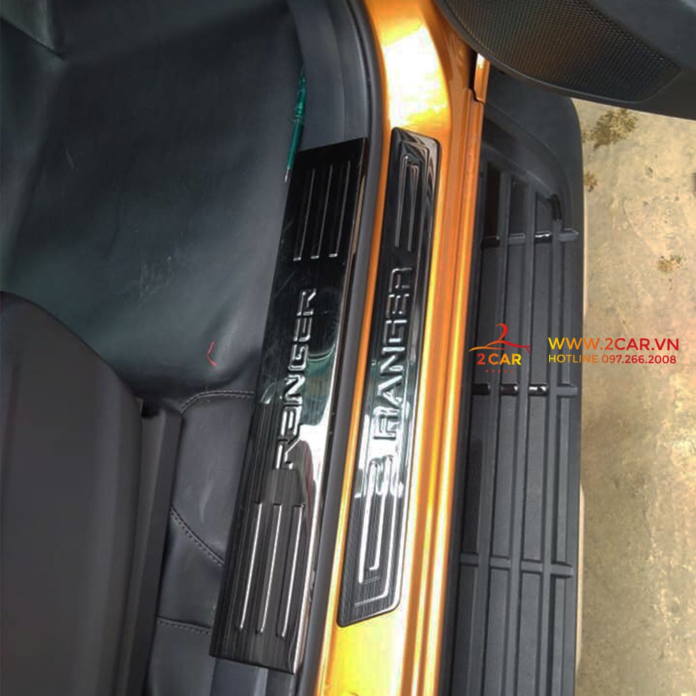 Ốp Bậc Cửa, Nẹp Bước Chân Trong Ngoài Xe Ranger 2015-2021, 2023 chất liệu Titan