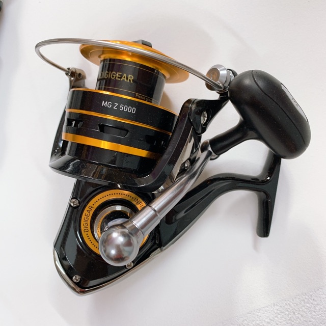 Bộ combo cần câu lục DAIWA  cần lục DAIWA dài 4m25 t33 + máy câu DAiWA MGZ 5000 fum kim loại 1 bộ y hình giá rẻ 9kka5rba