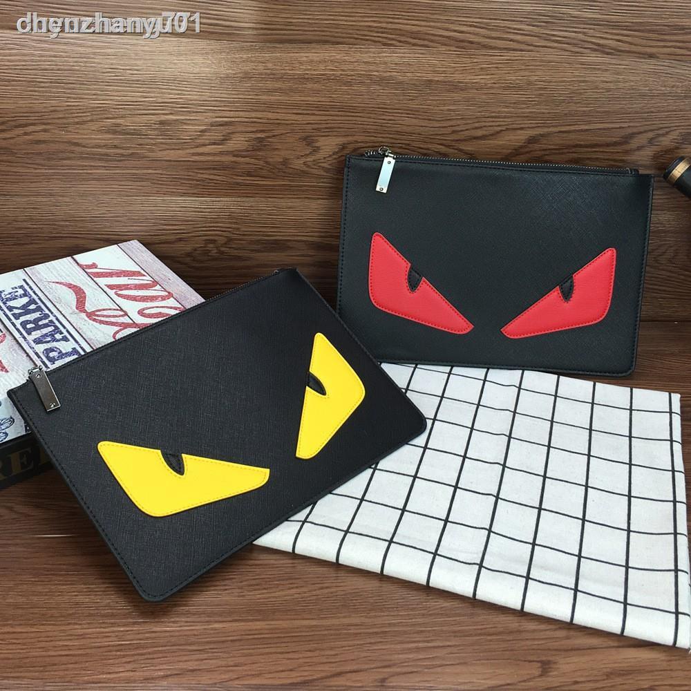 Dạo Phố Túi Ly Hợp Fendi Fendi Crash Túi Ly Hợp Túi Xách Quà Tặng Giáng Sinh Phiên Bản Hàn Quốc Túi Ly Hợp Quái Vật Nhỏ Nam Nữ Túi Phong Bì IPAD Nam