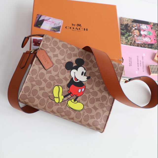 Túi Coach clutch chuẩn SP