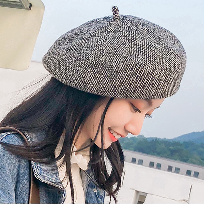 Warm and trendy simple knitted beret hat