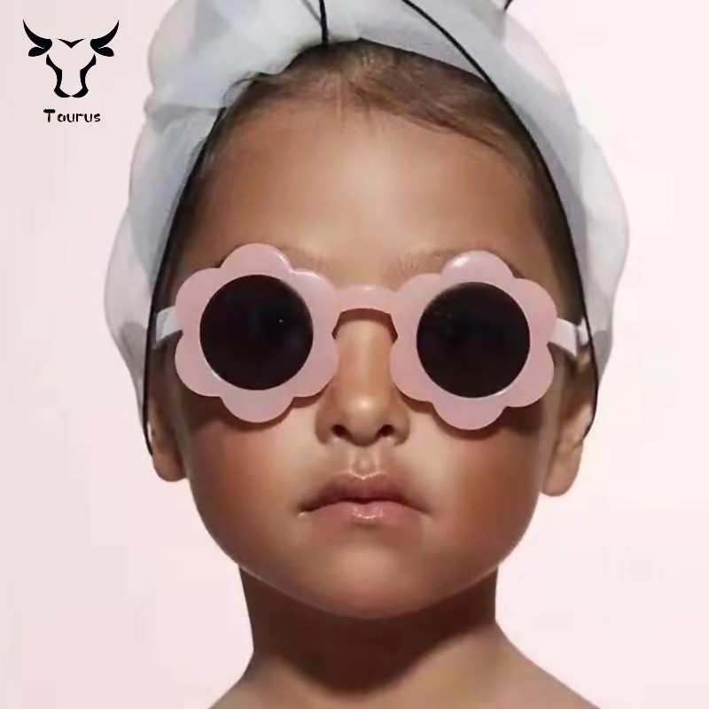 Kính mát hoạt hình dễ thương cho bé