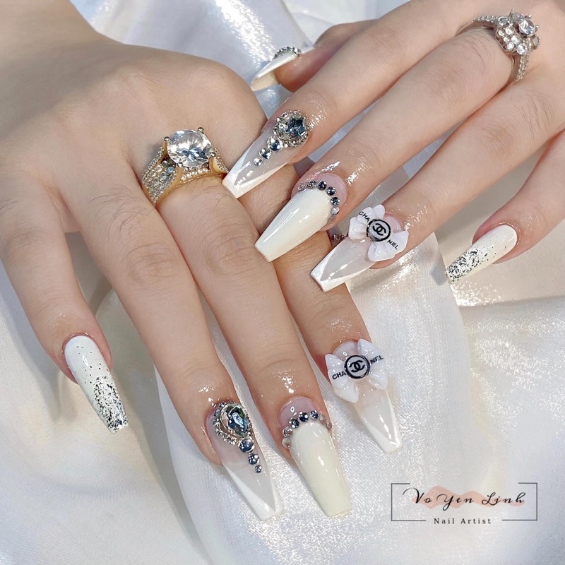 Nail box đính đá nơ