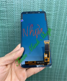 Màn hình Galaxy J8
