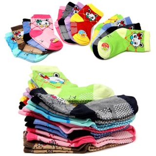 Sỉ 1 lố tất chống trợt cho bé