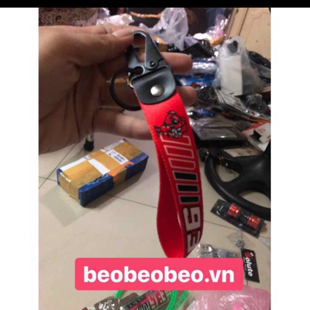 Móc treo xe máy có dây