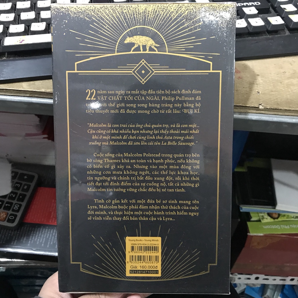 Sách - Bụi Kí - Tập 1: La Belle Sauvage - Bản Đặc Biệt - Tặng Kèm Hộp + Postcard (Kim Đồng)