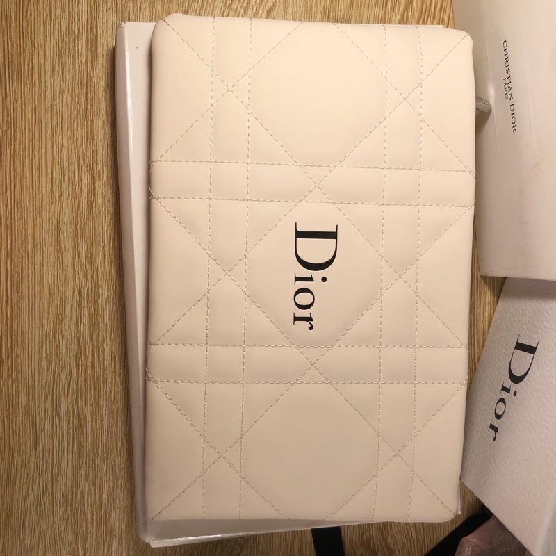 Dior gift makeup bag túi pouch quà tăng đựng đồ trang điểm skincare của hãng