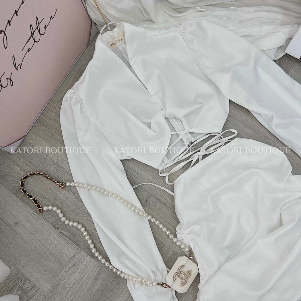 Set Crop Trắng Cột Dây Eo + Chân Váy Rút