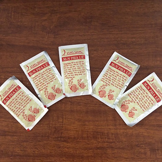 Men vi sinh Pha Lê làm trong nước bể cá