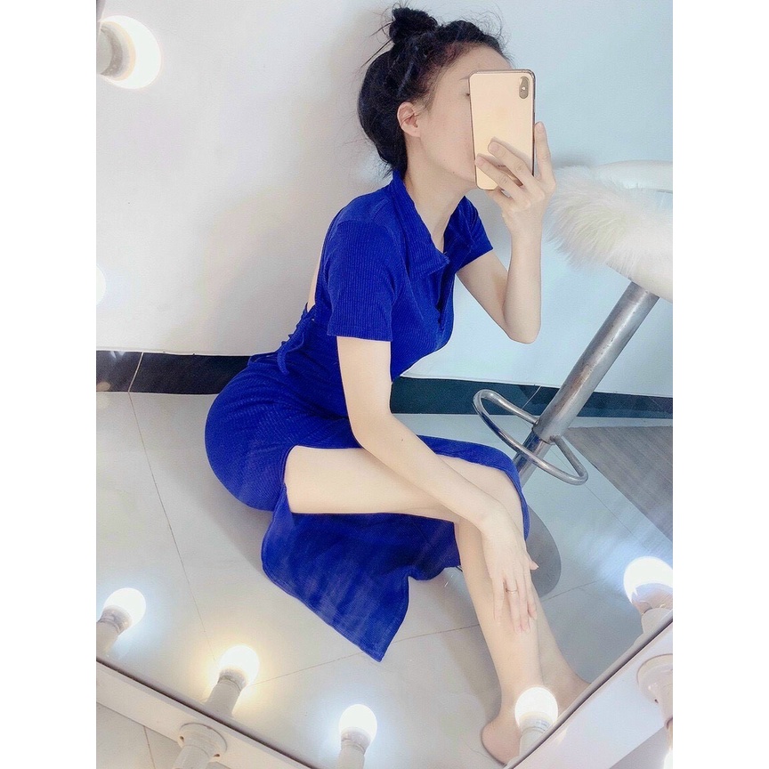Đầm body cổ bẻ xẻ tà hở lưng trơn cực xinh , chất thun gân dày dặn co giãn klng