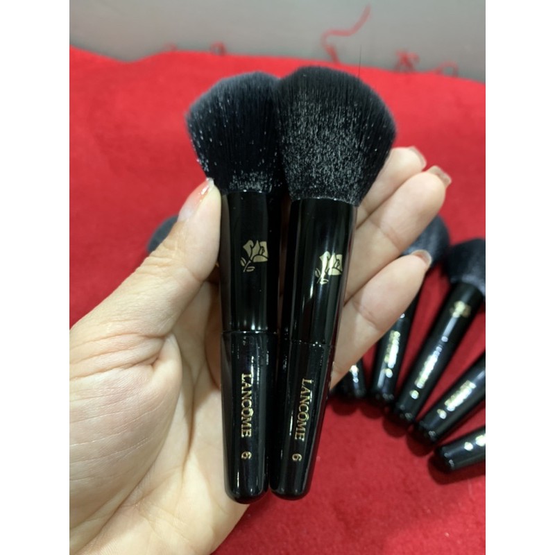 Authentic dùng đánh phấn má hoặc phấn phủ phiên bản mini ạ