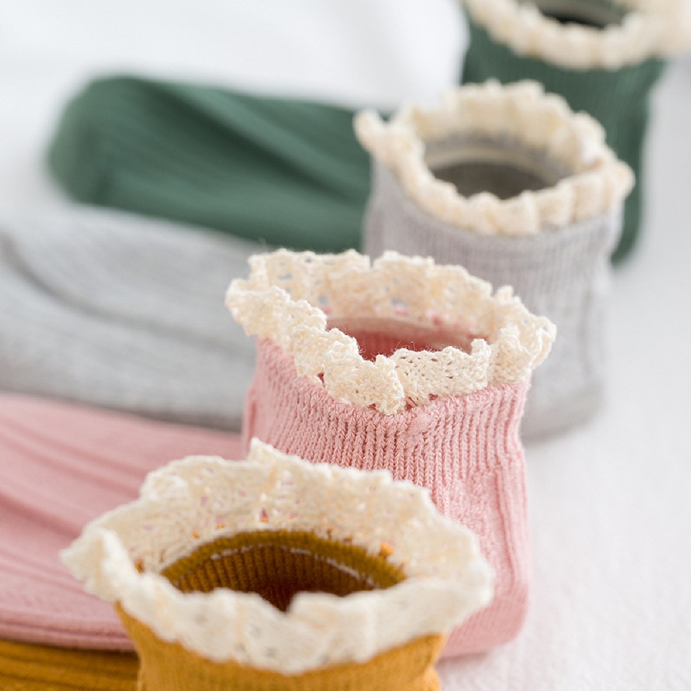 Đôi vớ ngắn bằng vải cotton phối ren nhún bèo màu kẹo dễ thương dành cho nữ
