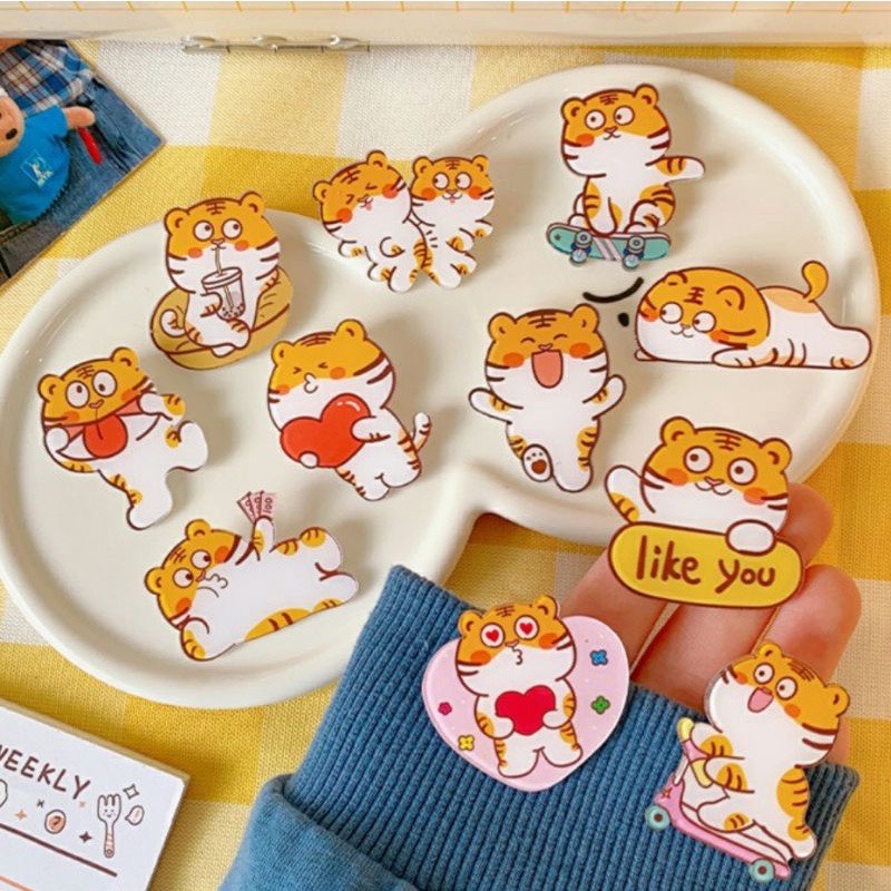 Huy hiệu cài áo bé hổ
