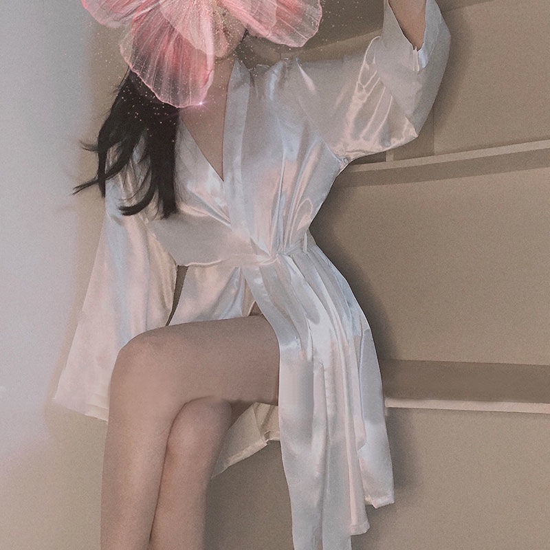 Bộ đồ ngủ vải lụa lạnh mỏng cỡ lớn thời trang xuân thu quyến rũ cho nữ