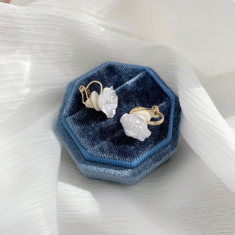 Khuyên tai kẹp không bấm lỗ chốt cố định K022 bằng hợp kim mạ vàng hình bông hoá dáng ngắn Leous Accessories