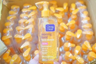 Sữa rửa mặt Clean and Clear