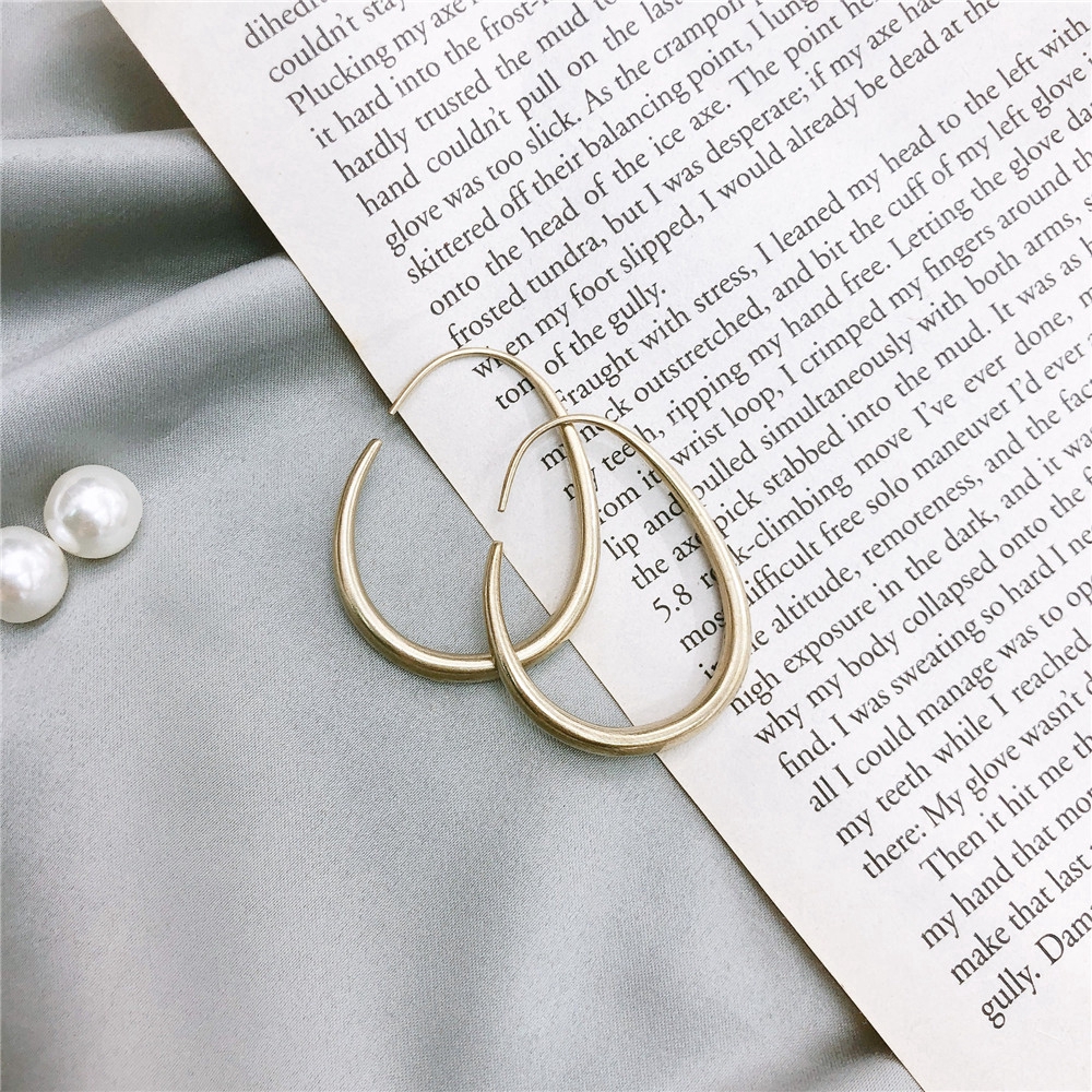 Khuyên tai tròn bằng kim loại phong cách Hàn Quốc đơn giản và cá tính cho phái nữ