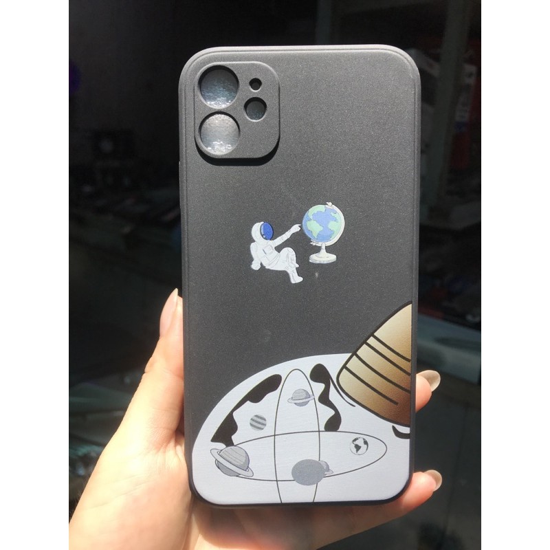 Ốp lưng iphone Hành tinh vàng cạnh vuông in hình viền IPHONE 12 6.1 2 CAMERA
