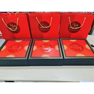 Hồng yến rút lông