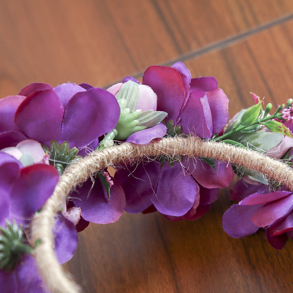 Băng đô cài tóc đính hoa cho cô dâu tươi xinh