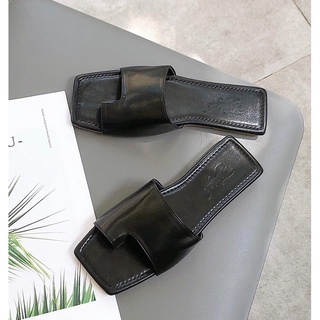 Dép lê quai ngang xỏ ngón màu đen/trắng