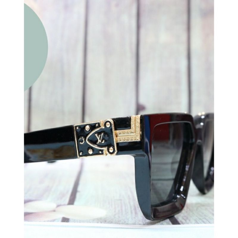 Kính Mát Thời Trang Nam Nữ LV Dáng Mắt Vuông Sang Chảnh. Kính Râm Thời Trang Nam Nữ Thích Hợp Làm Quà Tặng, Đi Chơi,Cafe