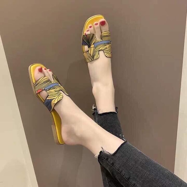 Dép hm hoạ tiết