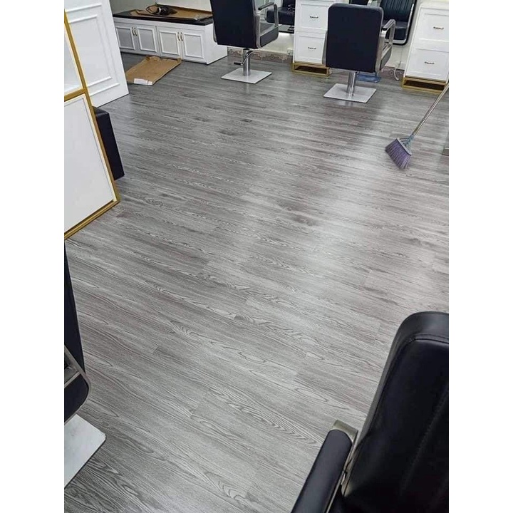 Sàn nhựa bóc dán