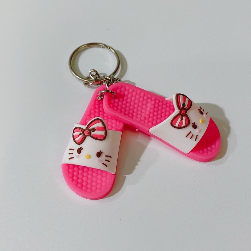 Móc khoá hình đôi dép mini có kèm khoen siêu cute