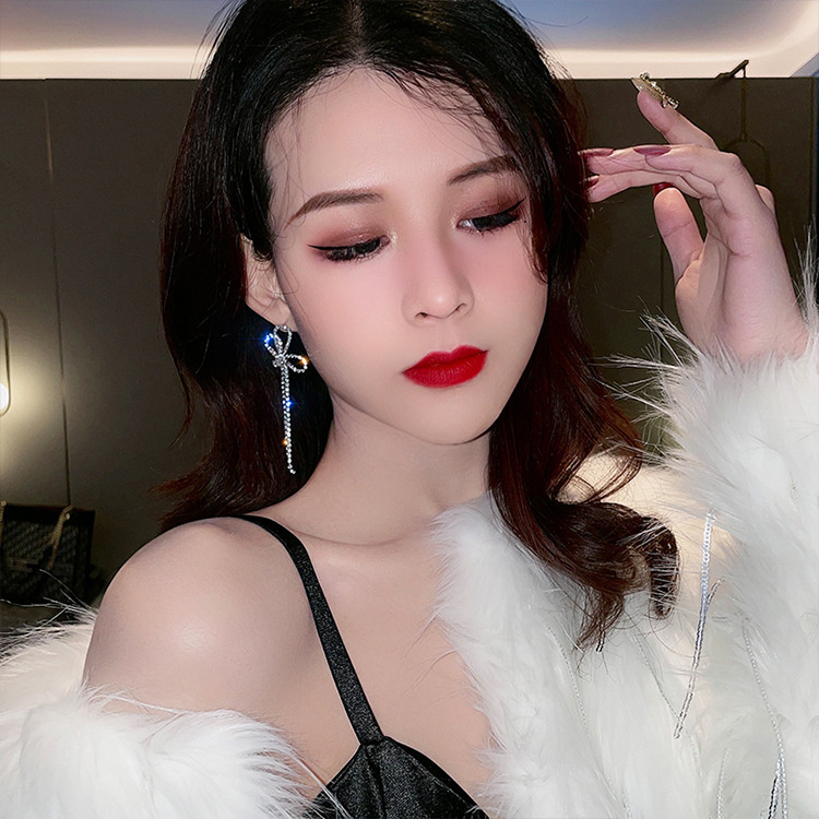 Bông tai đính đá mô phỏng cánh bướm sang trọng BT218