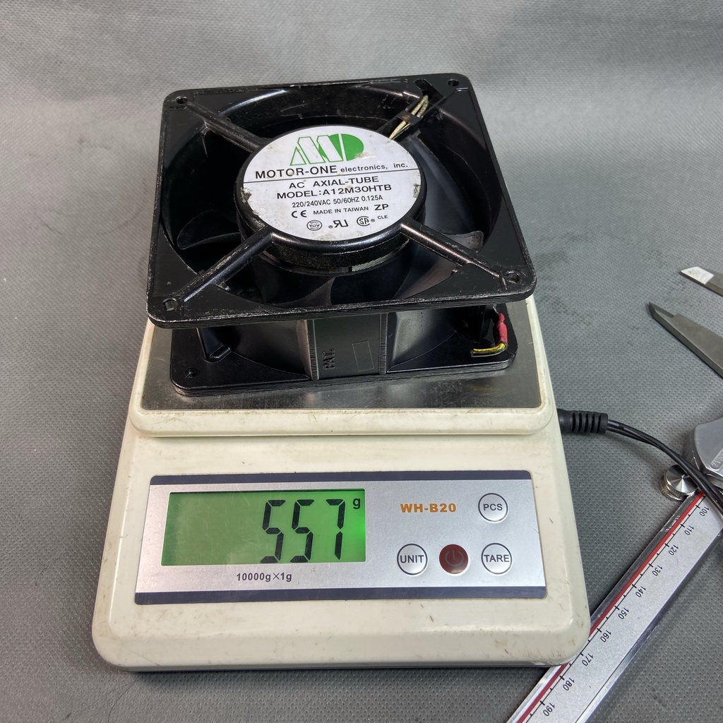 QUẠT 12 cm MOTO-ONE 220v 0.125A 24W . khung kim loại. GIÓ ÊM VÀ TỐT. A12M30HTB