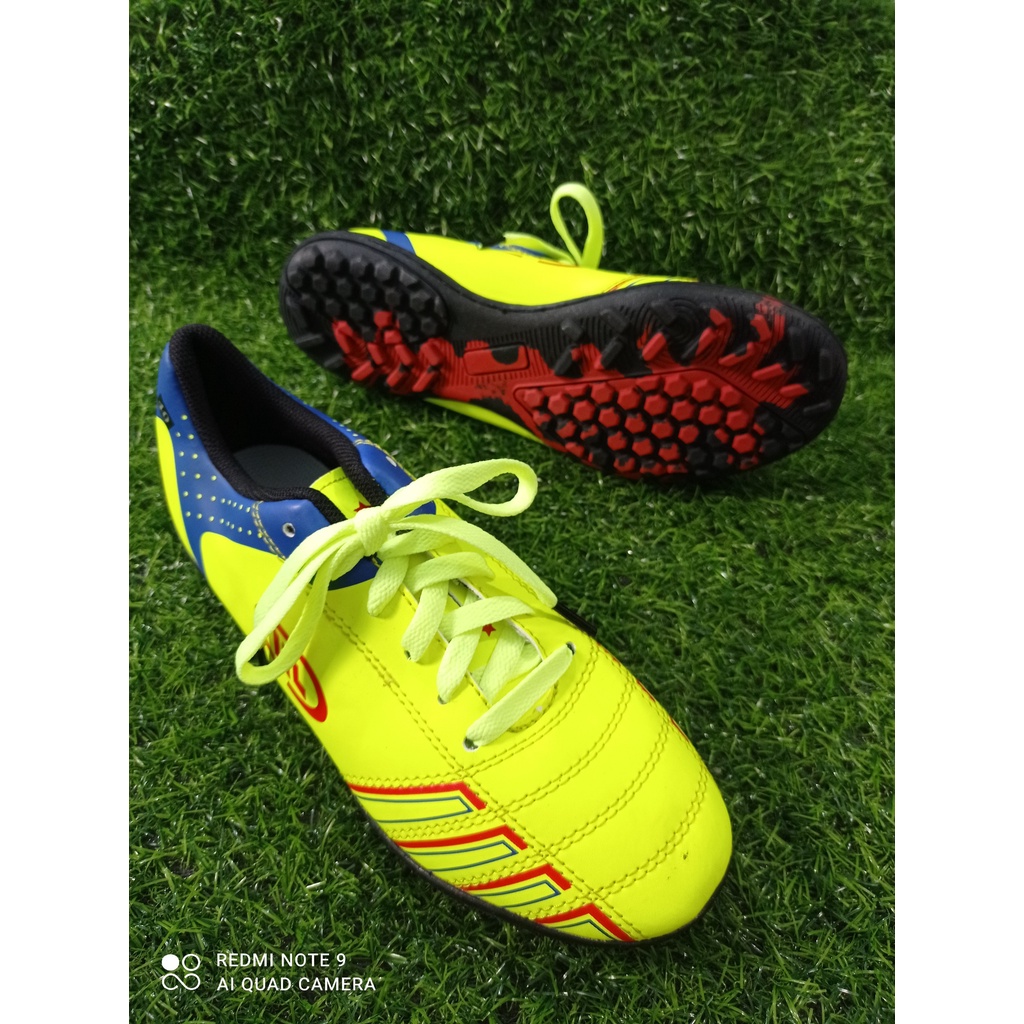 Giày bóng đá da PU- shop thảo mộc hoa. giày form hơi nhỏ txem bảng size của shop trước khi mua | BigBuy360 - bigbuy360.vn