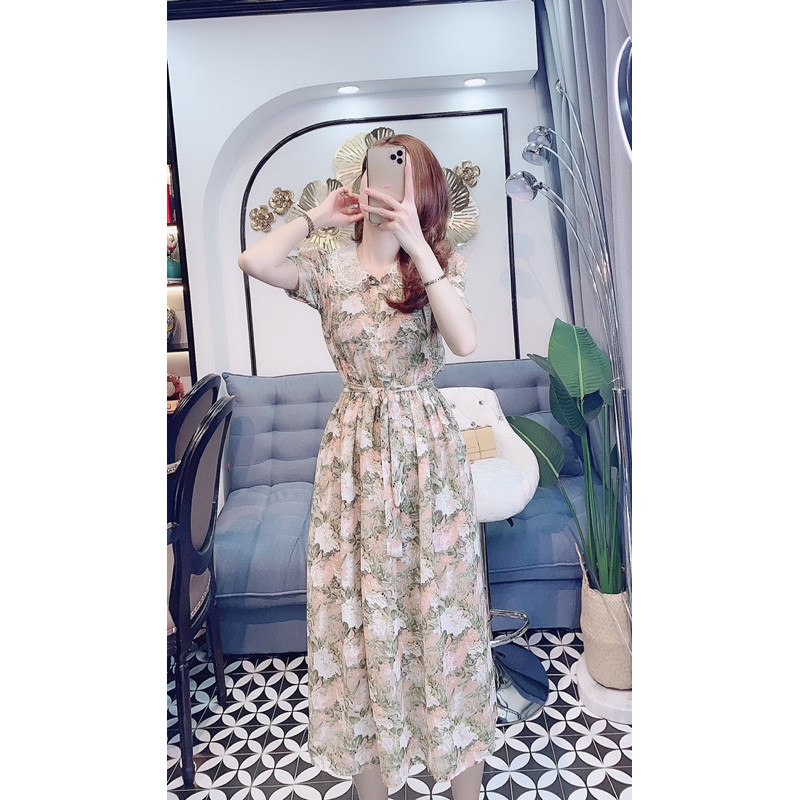 Váy hoa cổ ren