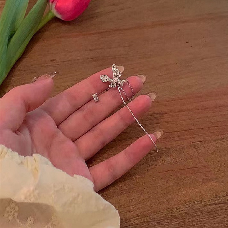 Đôi Bông Tai Dáng Dài Họa Tiết Bướm Thời Trang Hàn Quốc Cho Nữ