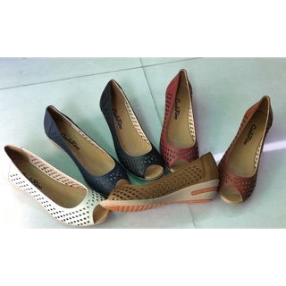 Giày hở mũi đế xuồng còn size 38 đen