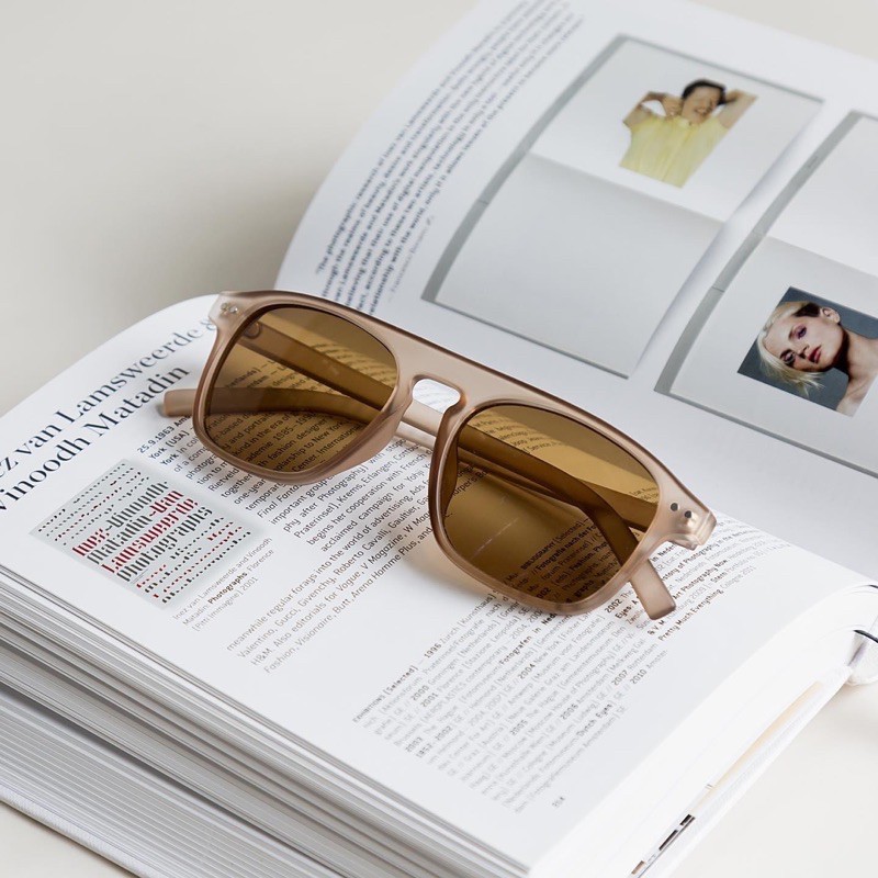 Kính sunnies studios Yan nâu ( có sẵn ) | BigBuy360 - bigbuy360.vn