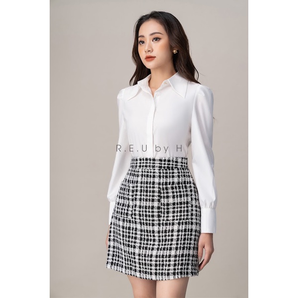 Áo cổ nhọn cúc vàng